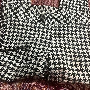 Black and White Houndstooth leggings Torrid